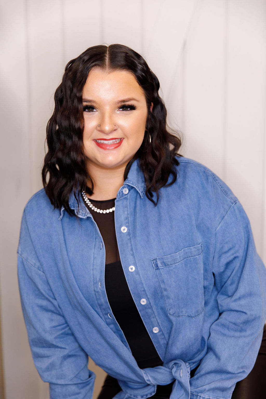 Jiana Carparelli - Salon Stylist Jiana Carparelli, professional salon stylist at TLOREN Studio in Woodridge, IL specializing in cuts and color